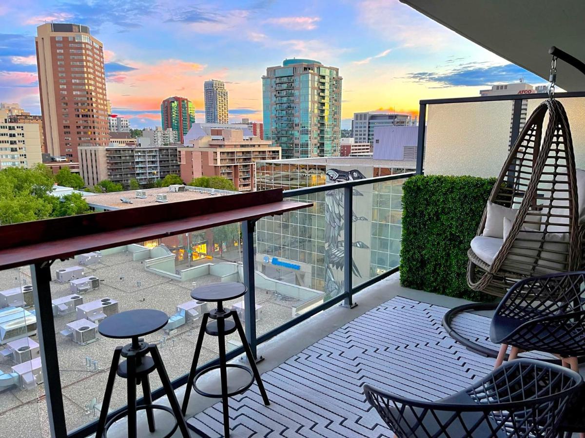 Luxury Dt, 2 Bedroom Deal, Private Balcony, Full Kitchen, Gym - Free Parking YYC Buitenkant foto