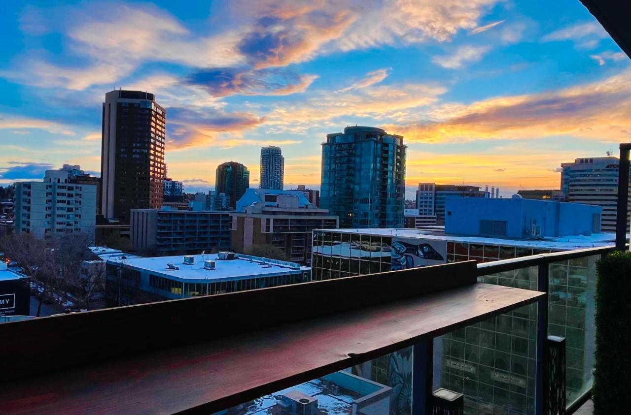 Luxury Dt, 2 Bedroom Deal, Private Balcony, Full Kitchen, Gym - Free Parking YYC Buitenkant foto