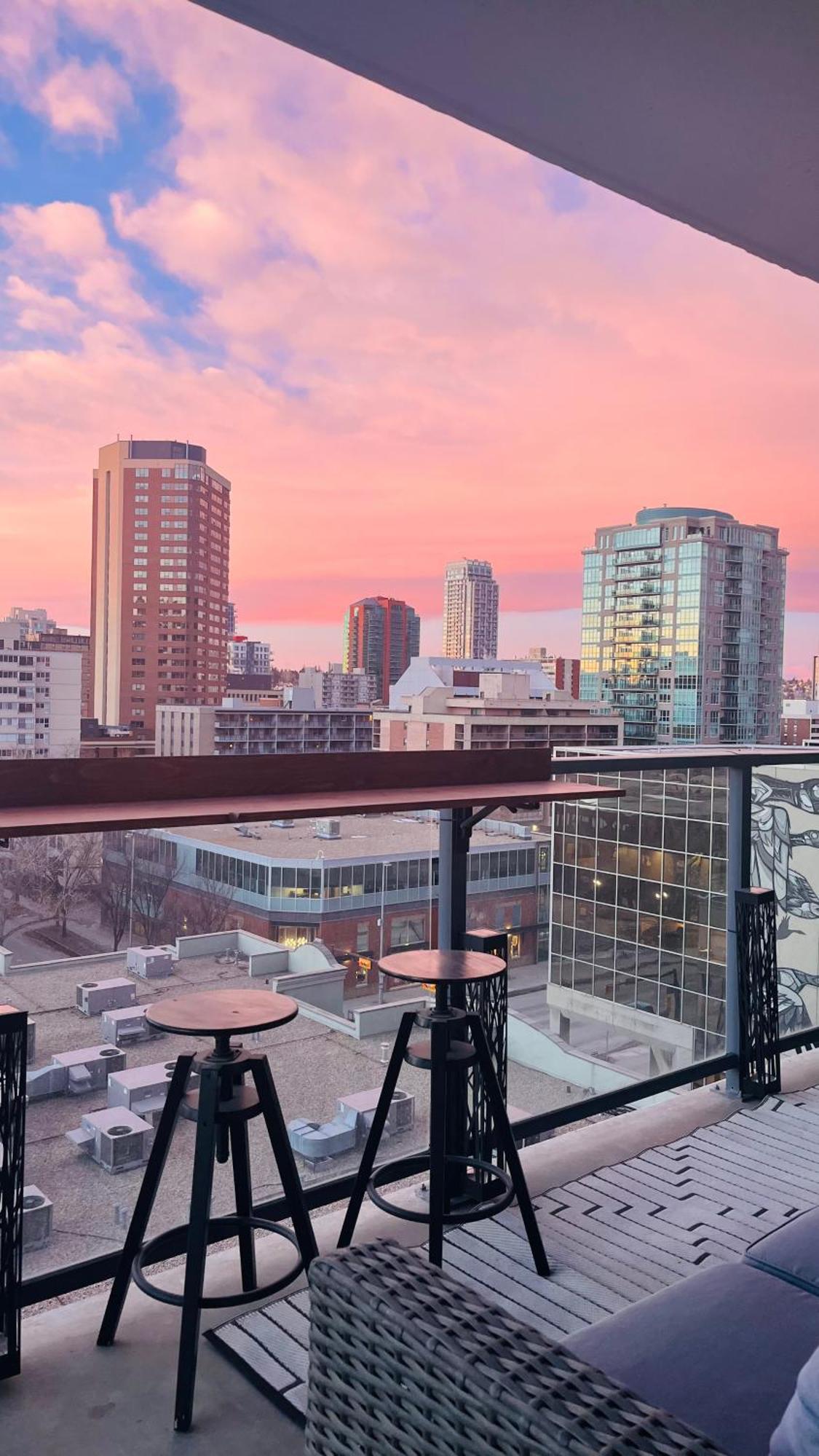 Luxury Dt, 2 Bedroom Deal, Private Balcony, Full Kitchen, Gym - Free Parking YYC Buitenkant foto