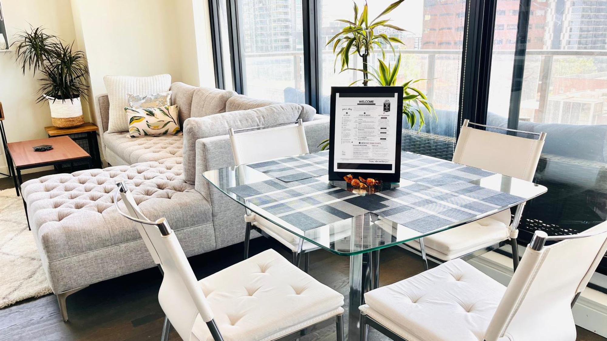 Luxury Dt, 2 Bedroom Deal, Private Balcony, Full Kitchen, Gym - Free Parking YYC Buitenkant foto